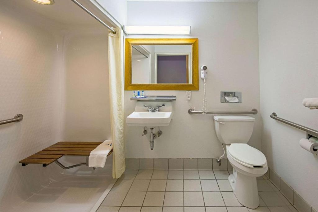 Royal Inn Suites Huntington Eksteriør bilde