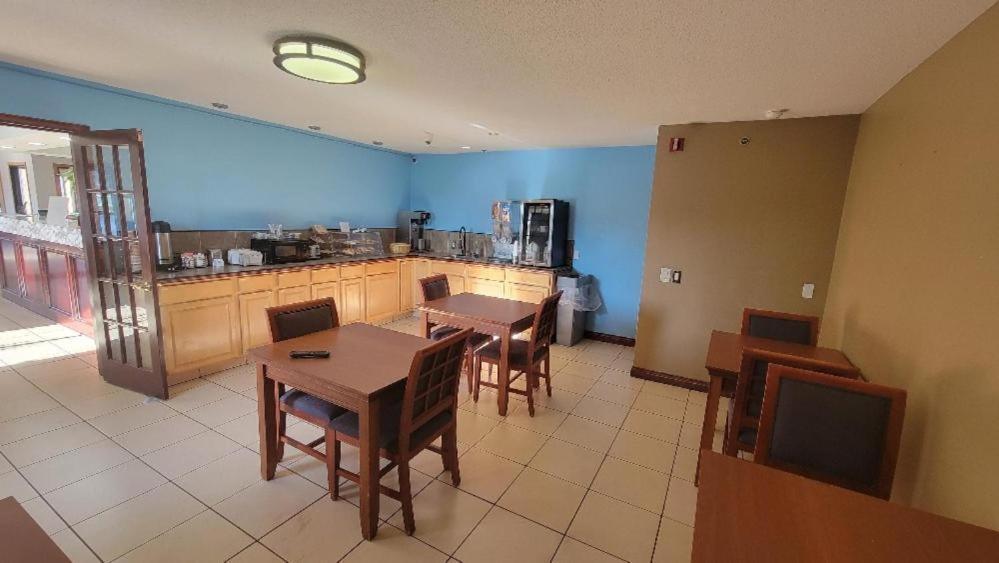 Royal Inn Suites Huntington Eksteriør bilde