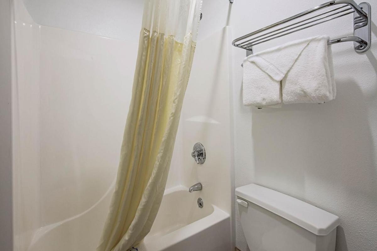 Royal Inn Suites Huntington Eksteriør bilde