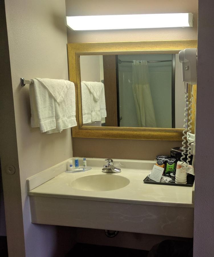 Royal Inn Suites Huntington Eksteriør bilde
